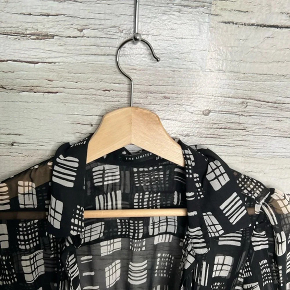The limited  black sheer blouse top short sleeve size small - Picture 4 of 9